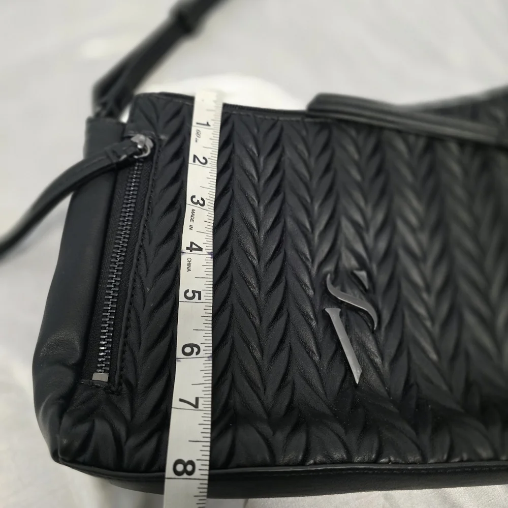 Simply Vera Vera Wang Black Textured Crossbody Bag - Picture 15 of 16